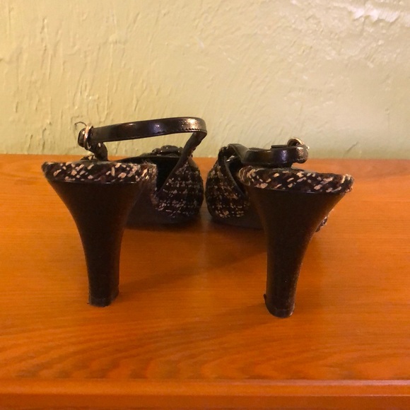 Shoes - Picture 2 of 4